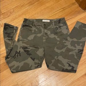 🟫🟩Light weight camouflage jeans
